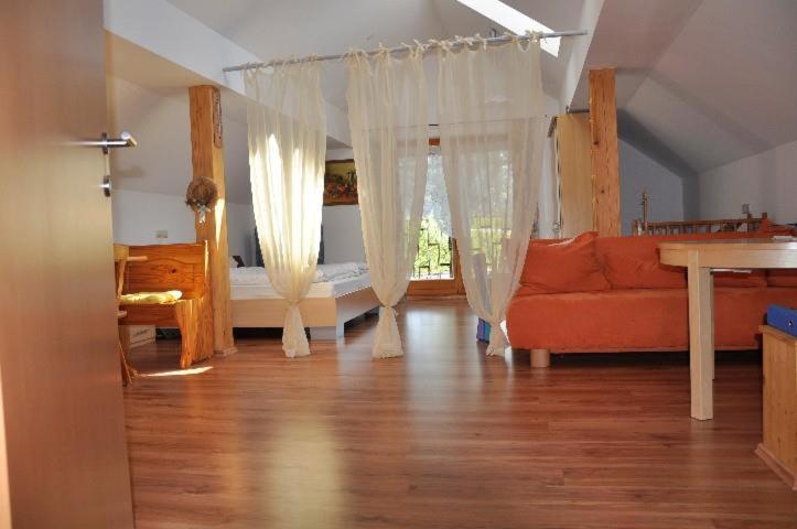 Апартаменты Haus Schober Виндишгарстен Экстерьер фото